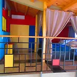 House Mondrian *