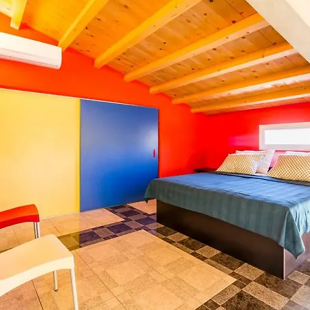 House Mondrian Villa