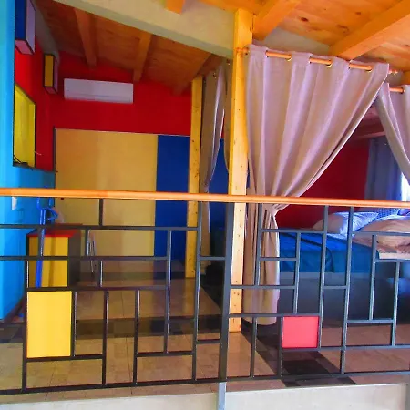 House Mondrian *